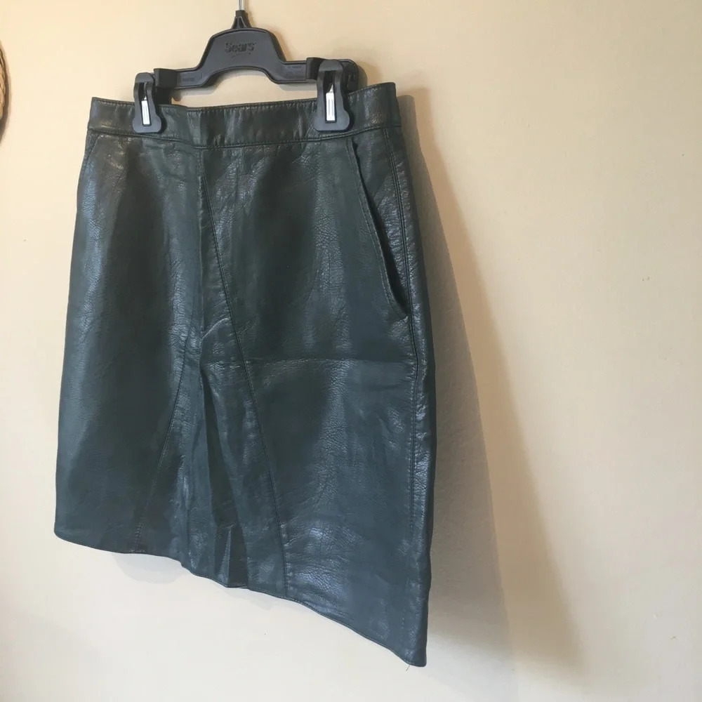Zara basic size medium army green leather skirt. - Picture 6 of 9